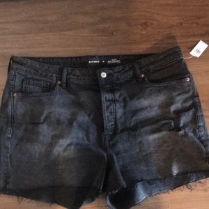 Really cute,high waisted, A little bit stretchy